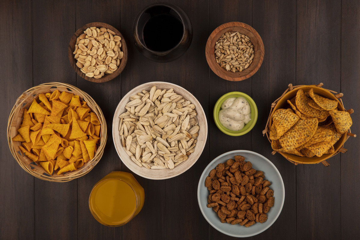Low-sugar snacks like seeds and nuts on display